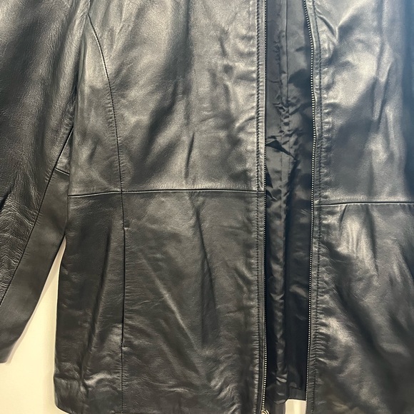 Leather jacket - Picture 6 of 9